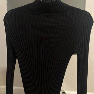 Loft Woman’s turtle neck long sleeve